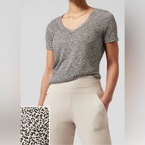 Athleta Breezy Scoop V-Neck Tee Print, size S, like new!